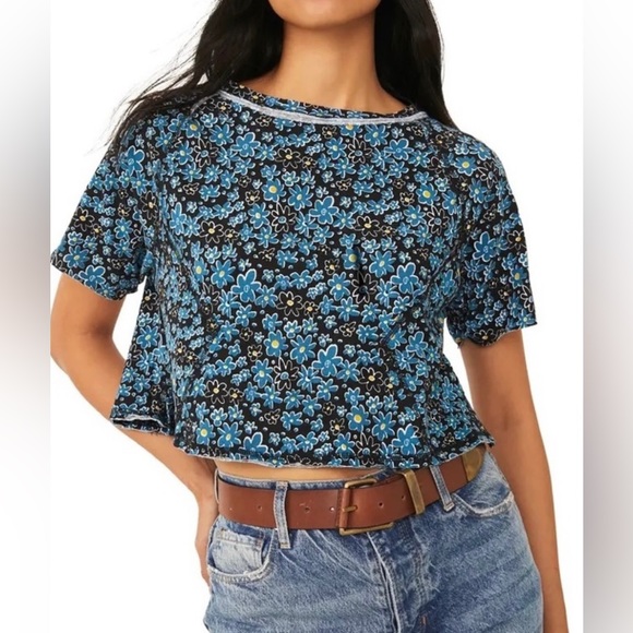 Free People Tops - 🚨🆕FINAL PRICE🚨 FREE PEOPLE Sammie Stripe Crop Cotton Raglan Tee-Black Combo